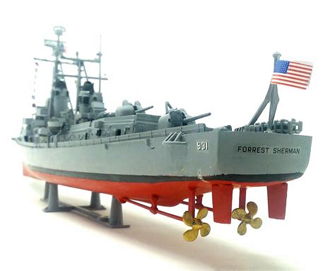 USS Forrest Sherman Destroyer Plastic Model Kit 1/320