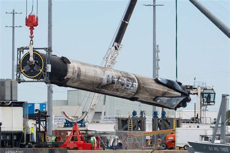 How was the SpaceX Falcon 9 reusable rocket built? - KnowHow