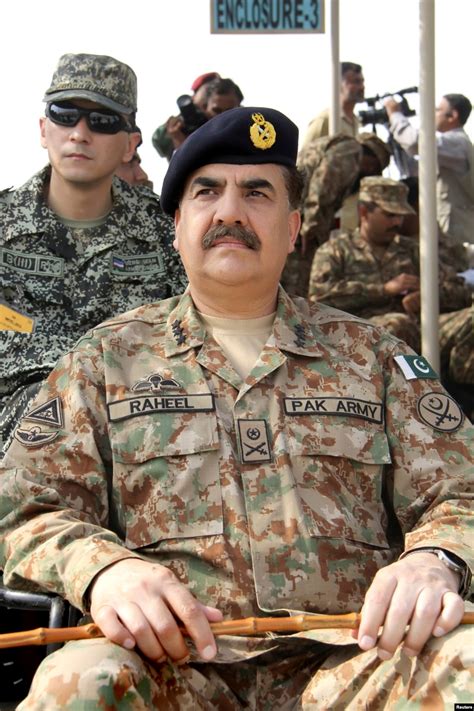 New Pakistan Army Chief Takes Command