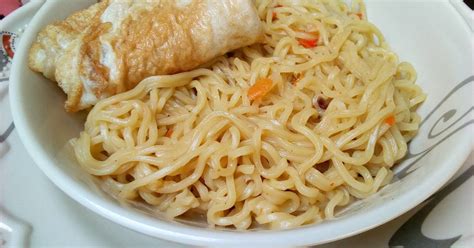 Indomie with fried egg Recipe by Ruqayyah Anchau - Cookpad