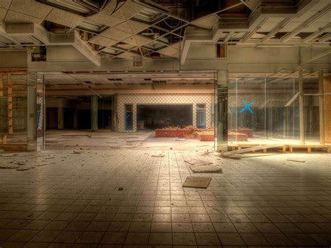 Deserted Places: The abandoned Rolling Acres Mall in Ohio