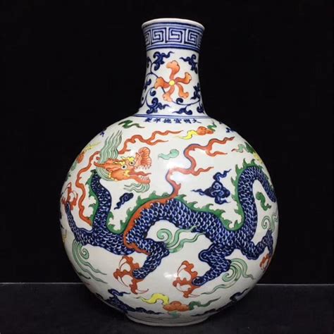 Sold at Auction: Chinese Ming Dynasty Xuande Period Porcelain Vase