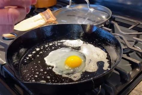 How to cook a perfect fried egg in a cast iron skillet