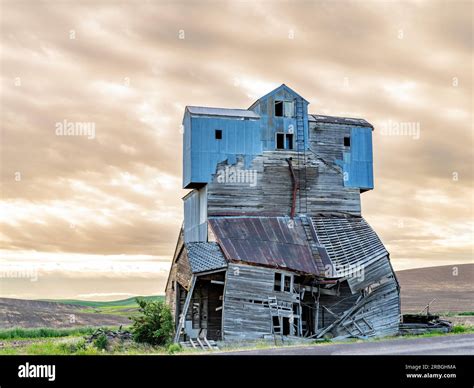 Unusual look barn near Pulman Washington Stock Photo - Alamy