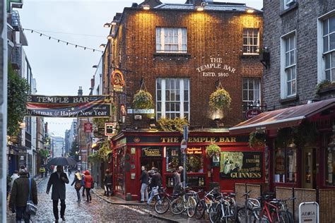 5 of the Most Famous Irish Pubs and What Makes Them Special