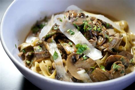 mushroom linguine | Joanie Simon