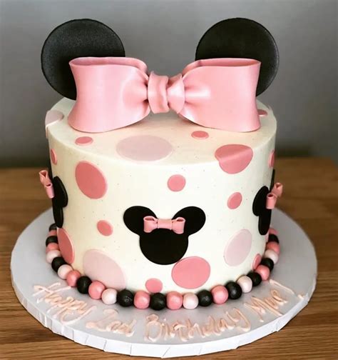 22 Cute Minnie Mouse Cake Designs - The Wonder Cottage