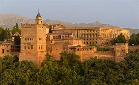 Alhambra Palace, Granada - IslamicLandmarks.com