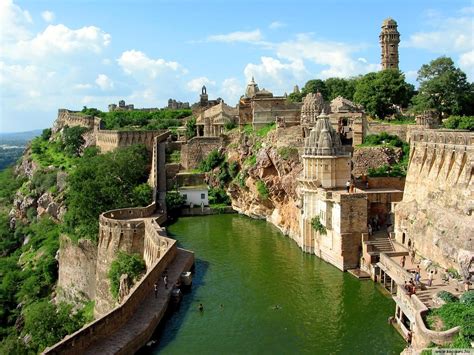 Chittorgarh Fort: Hill Forts of Rajasthan | Insight India : A Travel ...