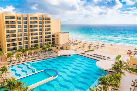 6 Best Cancun Timeshare Resorts - Road Affair