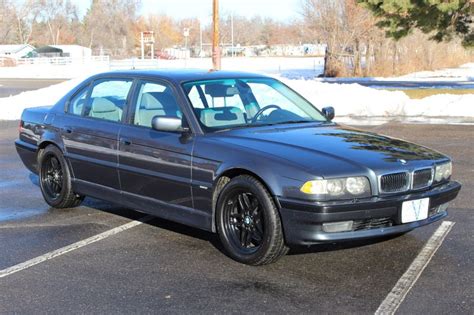 2001 BMW 740iL Photos