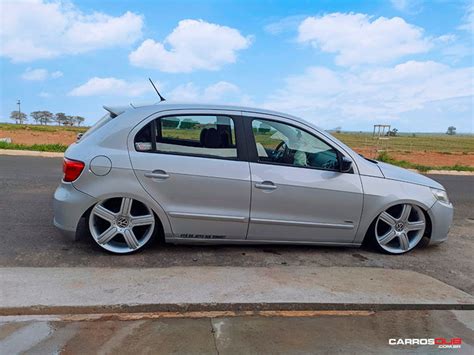 VW Gol G5 rebaixado com Volcano Space aro 18" tala 6"