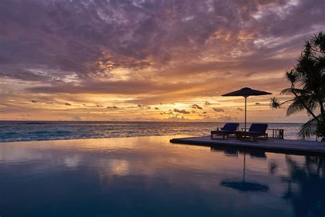 Sunrise or Sunset Villa in the Maldives - Raffles Maldives Meradhoo