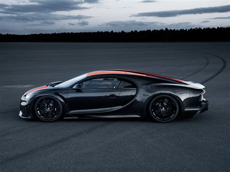 Bugatti's Chiron Clocks 305 MPH Thanks to Top-Notch Tires | WIRED