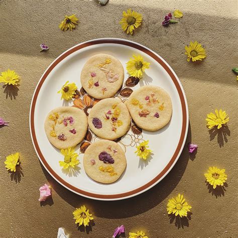 Edible Flower Sugar Cookies - Easy Recipes - Sweet Loren's