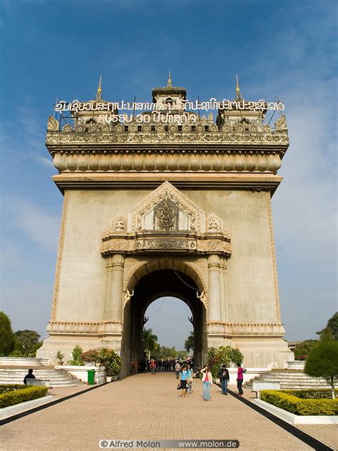 Photo of Patuxai. Patuxai Gate of Triumph, Vientiane, Laos