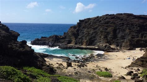 Cockroach Cove - Swim near Honolulu, Hawaii - Free Arenas