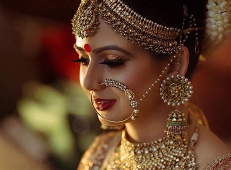 Bridal Nose Ring Ideas - Stunning Bridal Nath designs that Indian ...