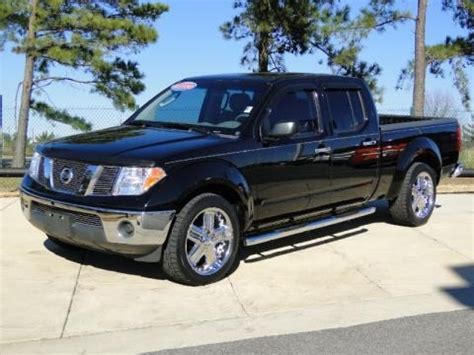 2007 Nissan Frontier SE Crew Cab Data, Info and Specs | GTCarLot.com