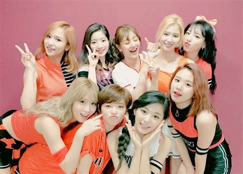 Beautiful HD Photos Of K-Pop Girl-Group TWICE From Recent Fan Event ...