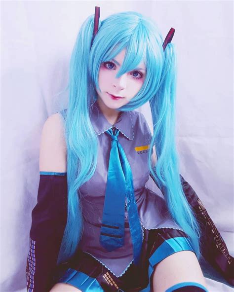 Hatsune miku cosplay by zucoraOfficial on DeviantArt