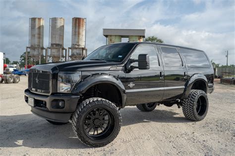 Ford Super Duty Excursion Conversion on JTX Forged Wheels – JTX Forged