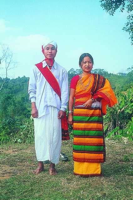 Dresses of Assam | Traditional Assamese Costumes - Holidify