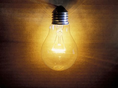 Old-fashioned light bulbs could be set for comeback after 'light ...