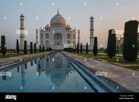 Taj Mahal at sunrise Stock Photo - Alamy