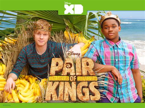 Watch Pair of Kings Season 3 Episode 14: Inconvenient Tooth Online ...