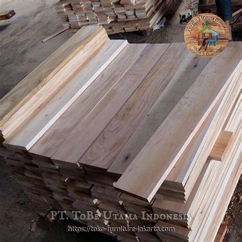 Kayu Meranti untuk Bahan Pintu dan Bangunan