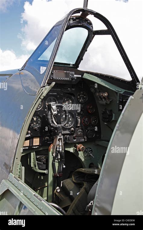 Spitfire Cockpit High Resolution Stock Photography and Images - Alamy