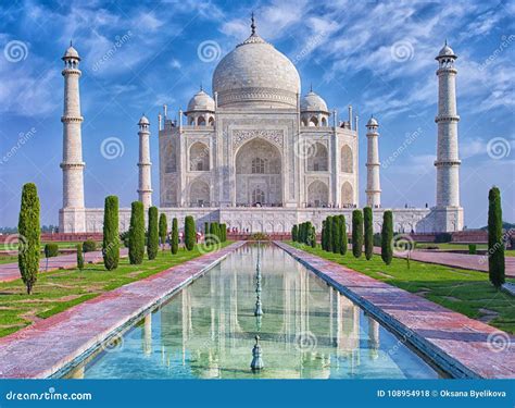 Taj Mahal Stock Photography | CartoonDealer.com #56940434