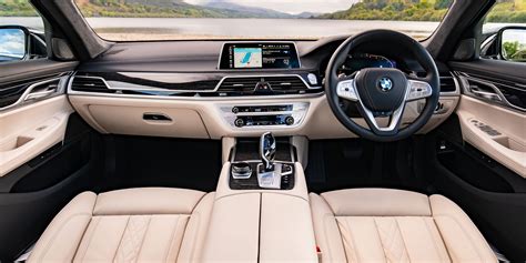 BMW 7 Series Interior & Infotainment | carwow