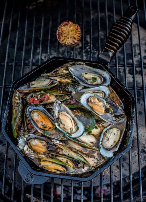 Grilled Mussels with White Wine - Vindulge