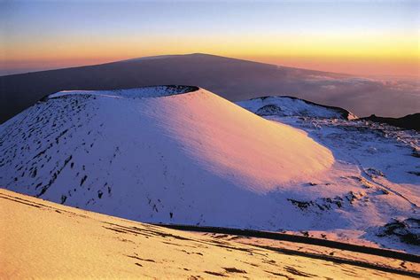 Mauna Kea Atardecer en la cima del volcán Mauna Kea ("montaña blanca ...