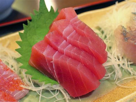 Tuna Sashimi Recipe With Daikon and Ginger