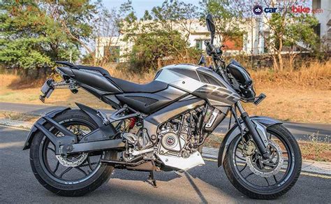 2017 Bajaj Pulsar NS200 First Ride Review - NDTV CarAndBike