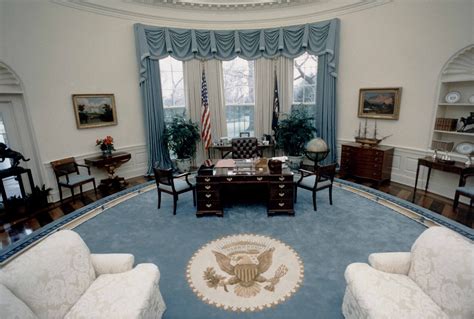 White House Oval Office Desk - Photos President Biden S Redecorated ...