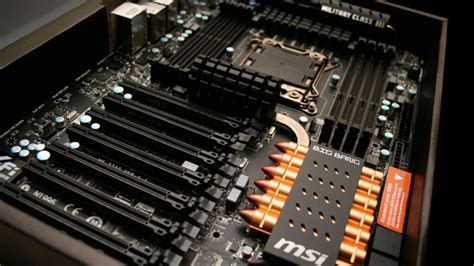 14 Different Components of a Motherboard Explained - BinaryTides