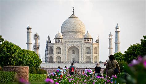 Taj Mahal History | Legends, Facts, and Travel Tips