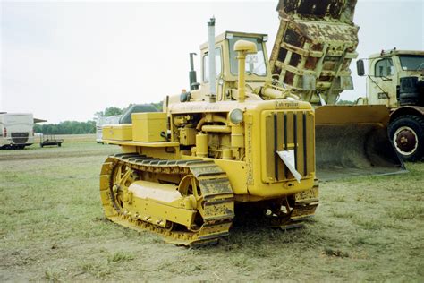 Fully Restored 1948 Caterpillar D2 Dozer Pushing Dirt In ...