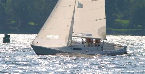 J/22 One-Design Sailboat- Family Sailing Worldwide