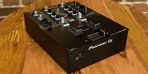 Best DJ Mixers for Beginners [Top 6 Starter Options]