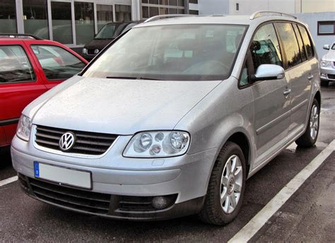 File:VW Touran 20090611 front.JPG - Wikimedia Commons