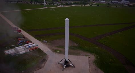 Photos: SpaceX's Amazing Falcon 9 Reusable Rocket Prototype in Pictures ...