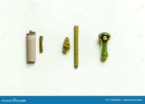 Simple Marijuana Flat Lay. Marijuana Flower, Blunt, Weed Roach. Stock ...