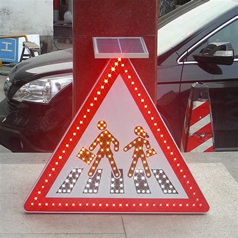 solar traffic signals #solartrafficsigns #roadsafety #solartrafficmarker