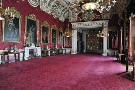 Buckingham Palace state dining room closed over ceiling safety fears ...