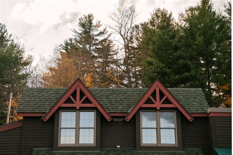 12 Pros and Cons of Cedar Siding to Consider